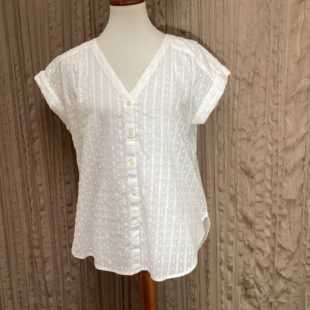 LOFT Button-Down V-Neck Blouse, cuffed short sleeve,white, raised print design,M